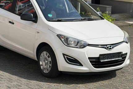 Hyundai i20 144.000 km 2.499 &euro; Paderborn 33100