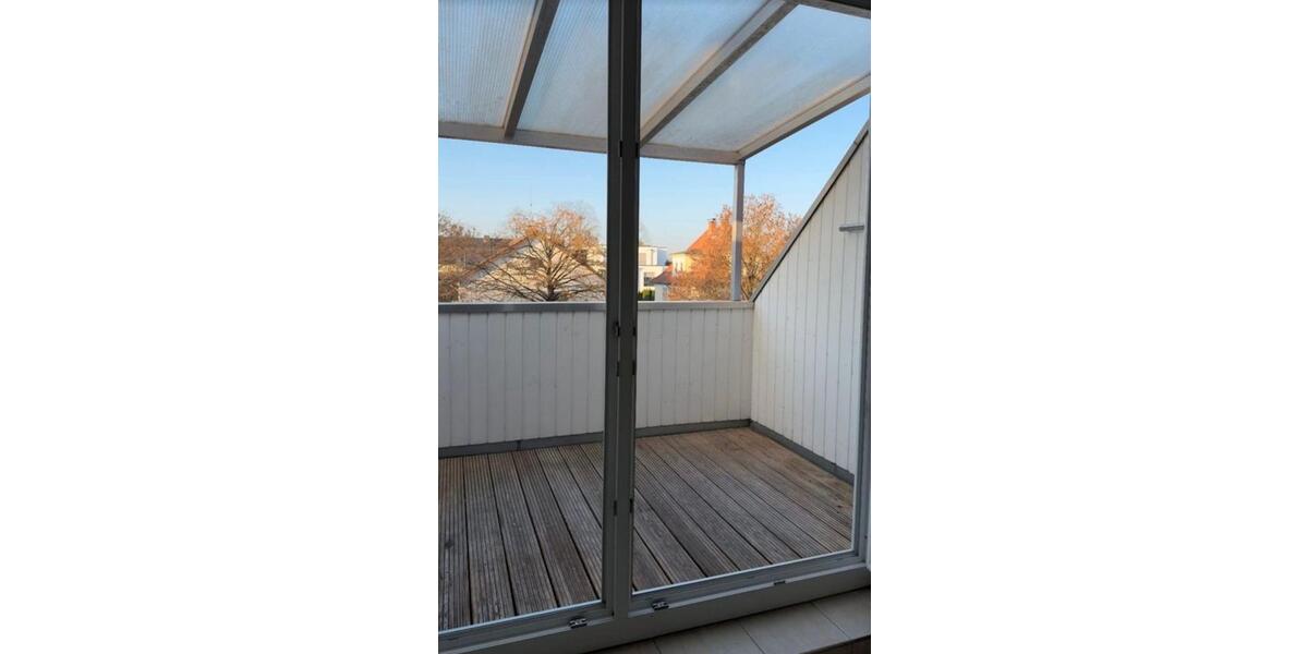 Dachgeschoßwohnung Gütersloh - 4 Zimmer, 120 m&sup2;, 900&euro; | Angebot:26689924