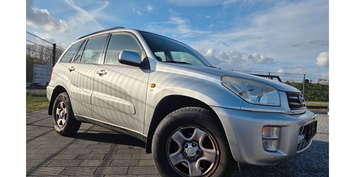 Toyota RAV 4 78.000 km 4.499 &euro; Paderborn 33102