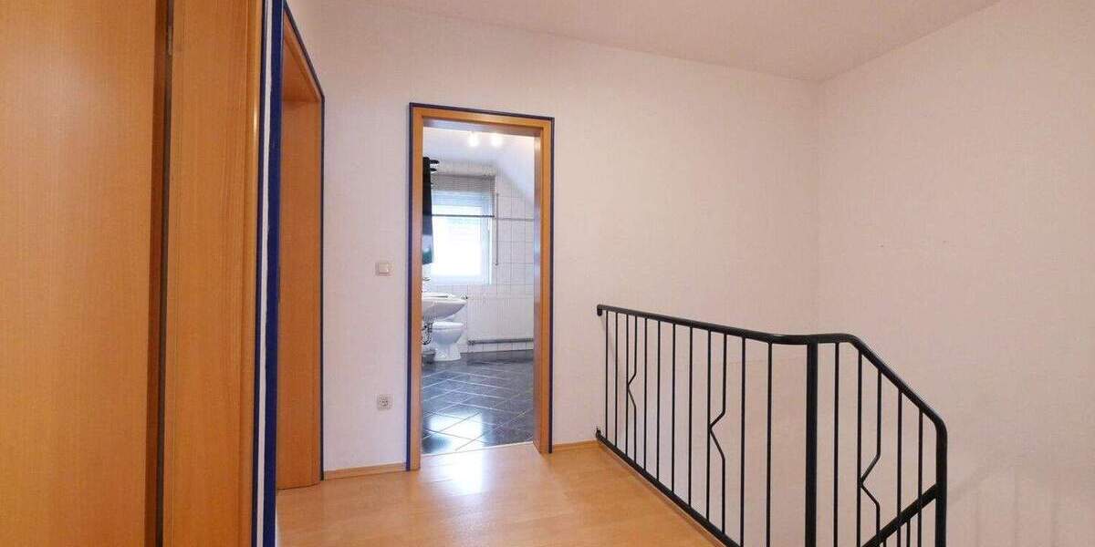 Einfamilienhaus Salzkotten / Mantinghausen Mantinghausen - 5 Zimmer, 193 m&sup2;, 399.000&euro; | Angebot:25688080