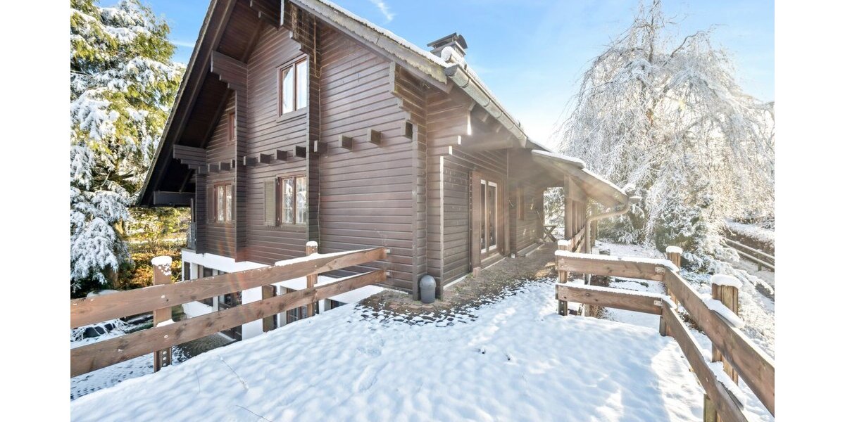 ? Charmantes Blockbohlenhaus in traumhafter Höhenlage von Warstein-Hirschberg - Einfamilienhaus Warstein | Angebot:25232863