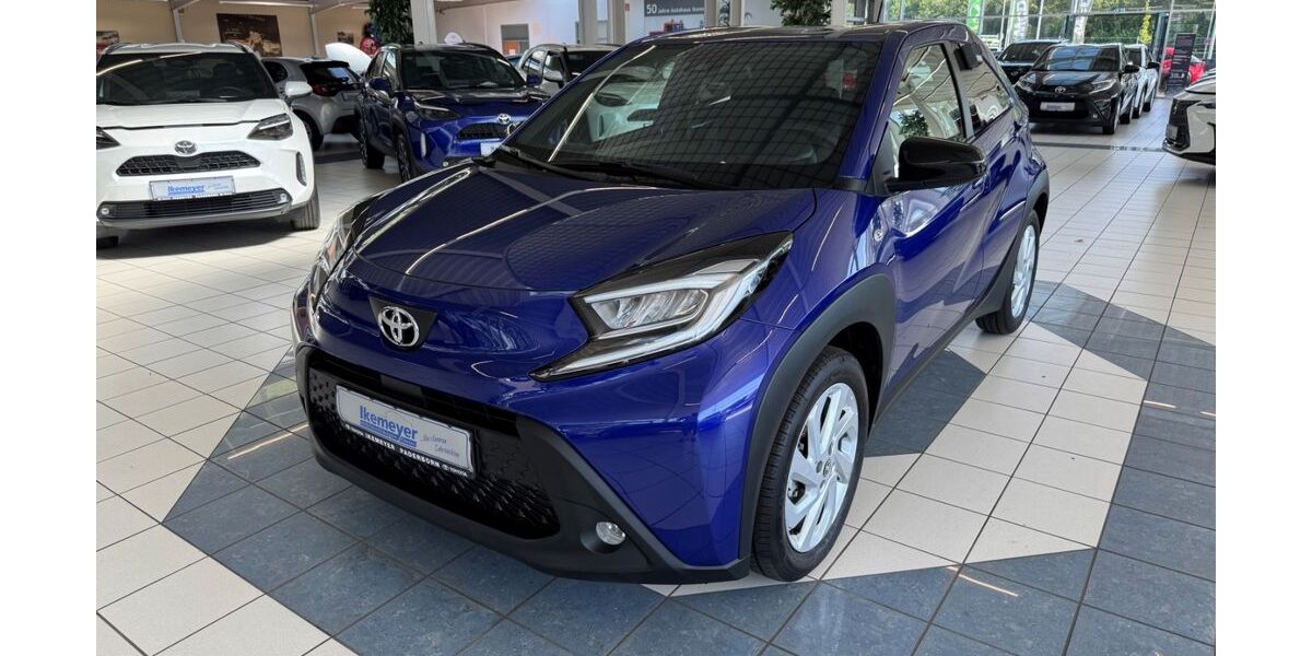 Toyota Aygo (X) 1.260 km 15.790 &euro; Paderborn 33104