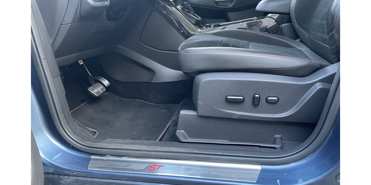 Ford Kuga 67.500 km 26.000 &euro; Rheda-Wiedenbrück 33378