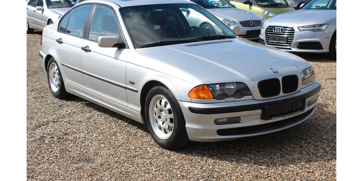 BMW 320 320.000 km 2.450 &euro; Paderborn 33106