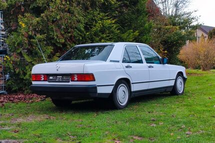 Mercedes-Benz 190 204.000 km 5.250 &euro; Rietberg 33397