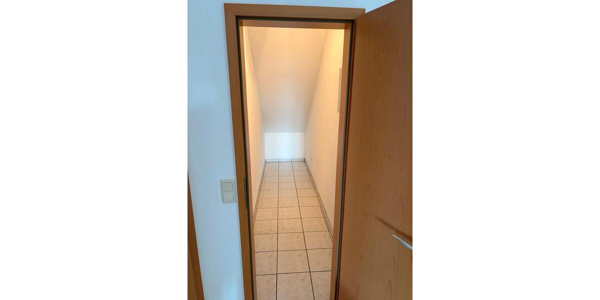 Dachgeschoßwohnung Lippstadt Bad Waldliesborn - 3 Zimmer, 85 m&sup2;, 800&euro; | Angebot:26604513