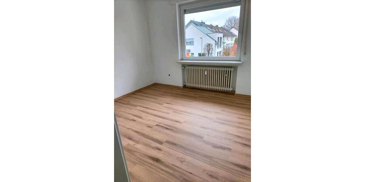 Etagenwohnung Hövelhof - 5 Zimmer, 100 m&sup2;, 900&euro; | Angebot:25589844