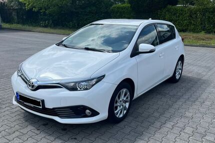 Toyota Auris 162.000 km 8.100 &euro; Gütersloh 33334