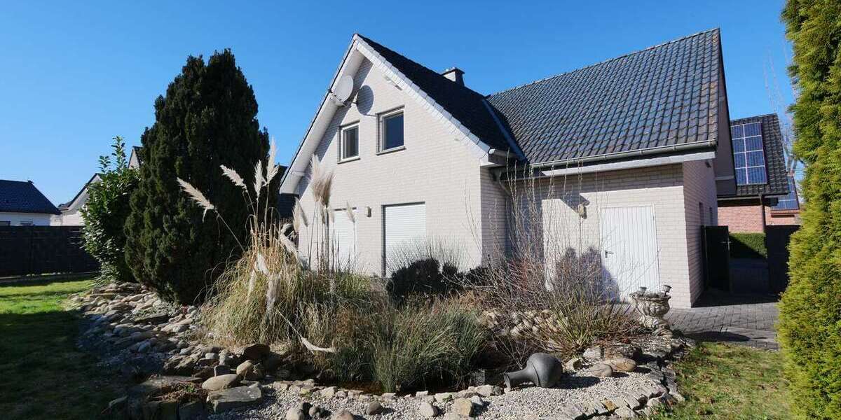 Einfamilienhaus Salzkotten / Mantinghausen Mantinghausen - 5 Zimmer, 193 m&sup2;, 399.000&euro; | Angebot:24780536