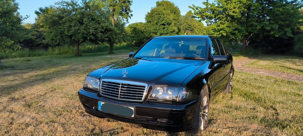 Mercedes-Benz C 180 360.000 km 2.800 &euro; Delbrück 33129