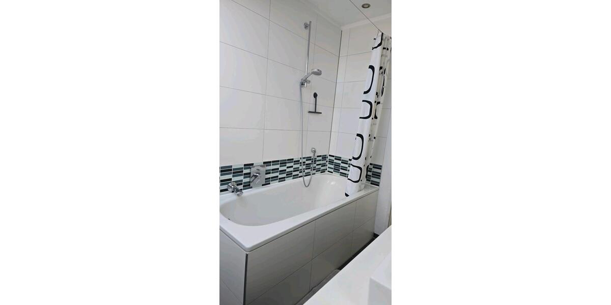 Dachgeschoßwohnung Lippstadt Overhagen - 3 Zimmer, 82 m&sup2;, 986&euro; | Angebot:25968672