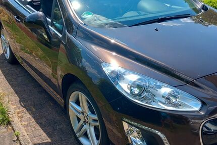 Peugeot 308 81.000 km 6.850 &euro; Paderborn 33165