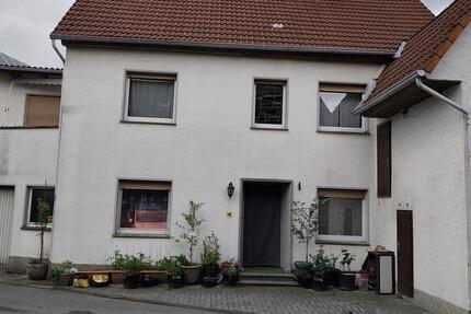 Haus Salzkotten - 8 Zimmer, 149 m&sup2;, 300.000&euro; | Angebot:26821772
