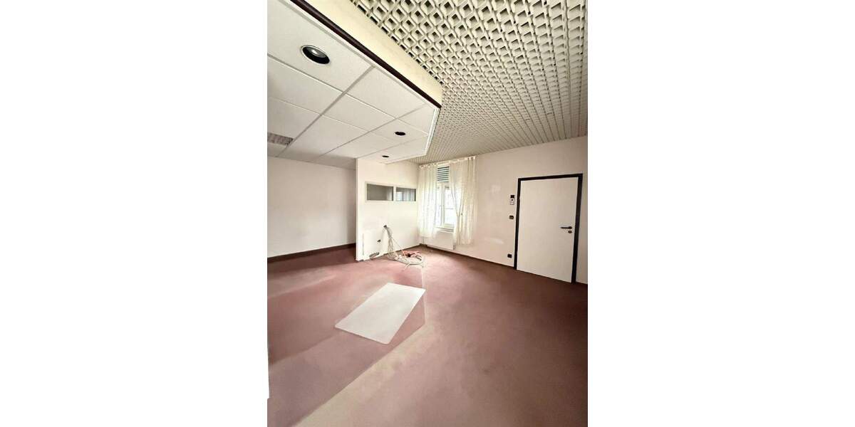 Gewerbeobjekt Paderborn Schloß Neuhaus - 6 Zimmer, 1.400&euro; | Angebot:25781125
