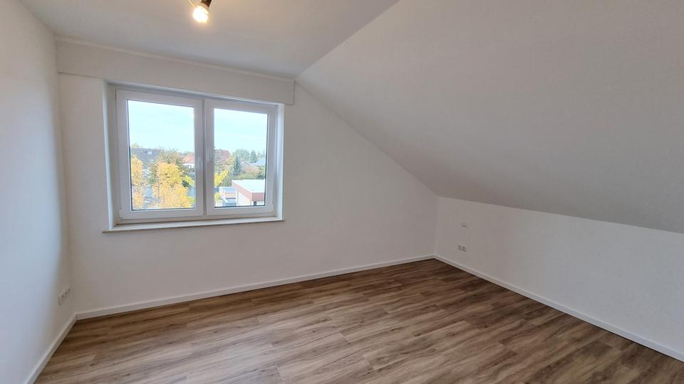 Dachgeschoßwohnung Verl - 2 Zimmer, 77 m&sup2;, 750&euro; | Angebot:26018118