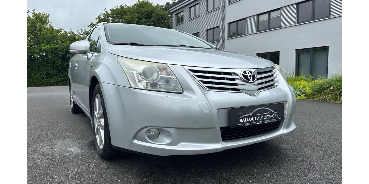 Toyota Avensis 228.000 km 3.750 &euro; Lippstadt 59557