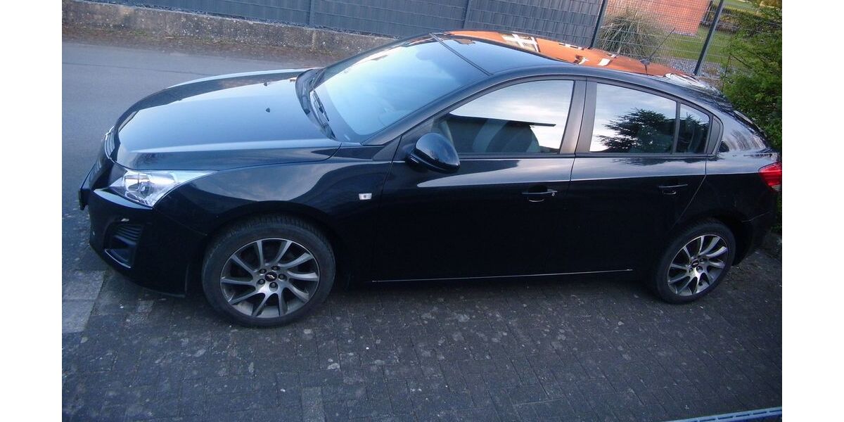 Chevrolet Cruze 78.200 km 4.000 &euro; Salzkotten 33154