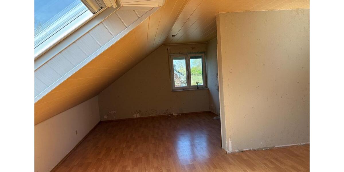 Dachgeschoßwohnung Delbrück - 2.5 Zimmer, 80 m&sup2;, 640&euro; | Angebot:26048076