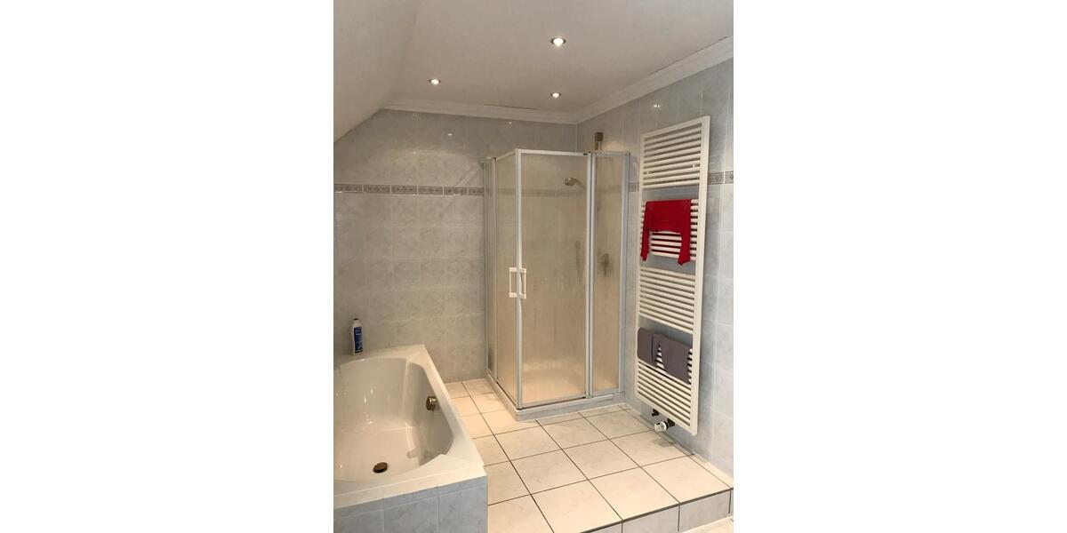 Dachgeschoßwohnung Verl - 3.5 Zimmer, 139 m&sup2;, 1.150&euro; | Angebot:25406228