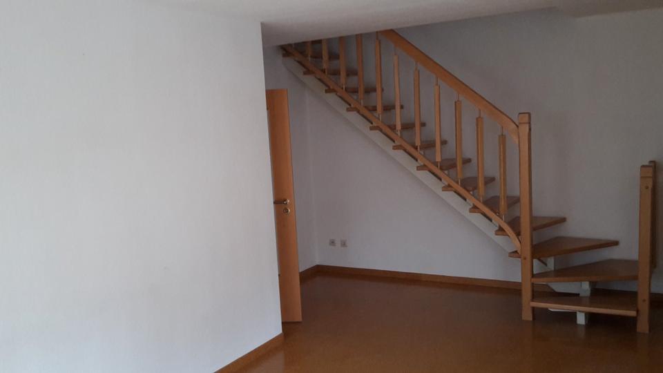 Dachgeschoßwohnung Bad Wünnenberg - 4 Zimmer, 100 m&sup2;, 750&euro; | Angebot:26489837