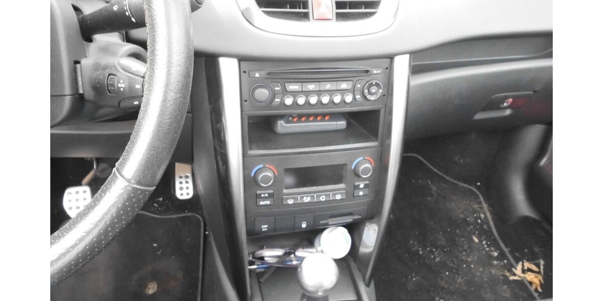 Peugeot 207 CC 71.400 km 5.700 &euro; Paderborn 33104