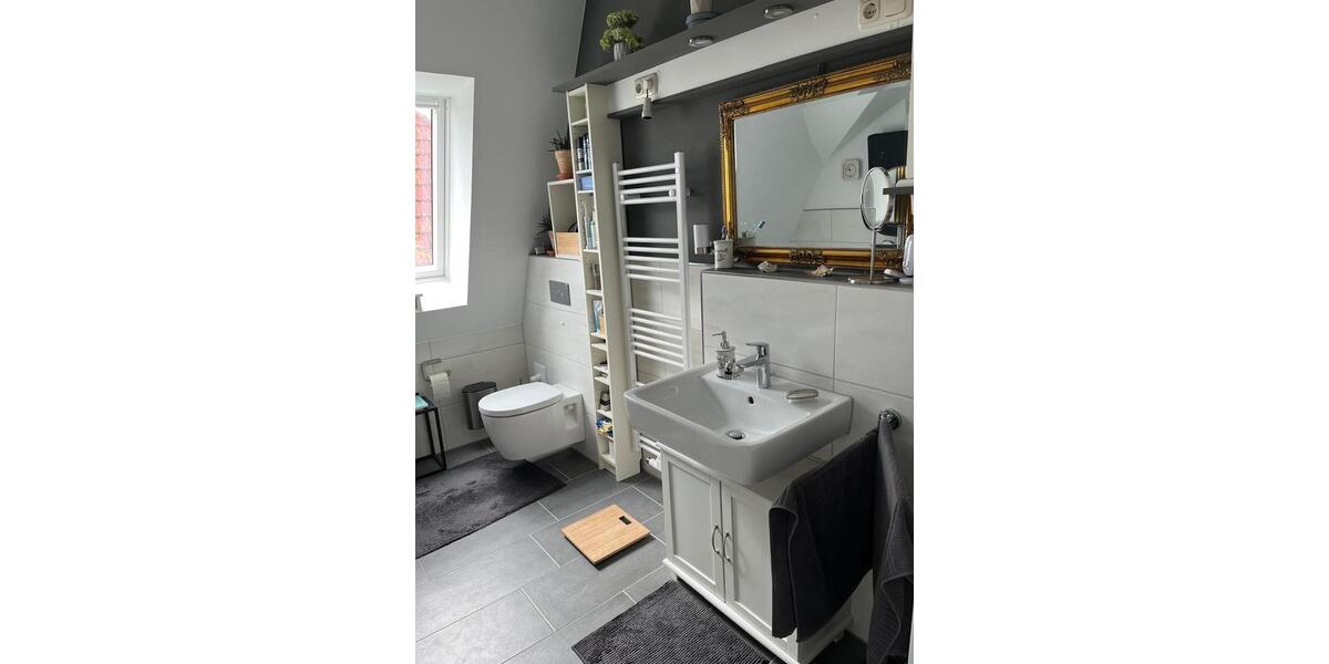 Dachgeschoßwohnung Büren - 2 Zimmer, 71 m&sup2;, 850&euro; | Angebot:26556979