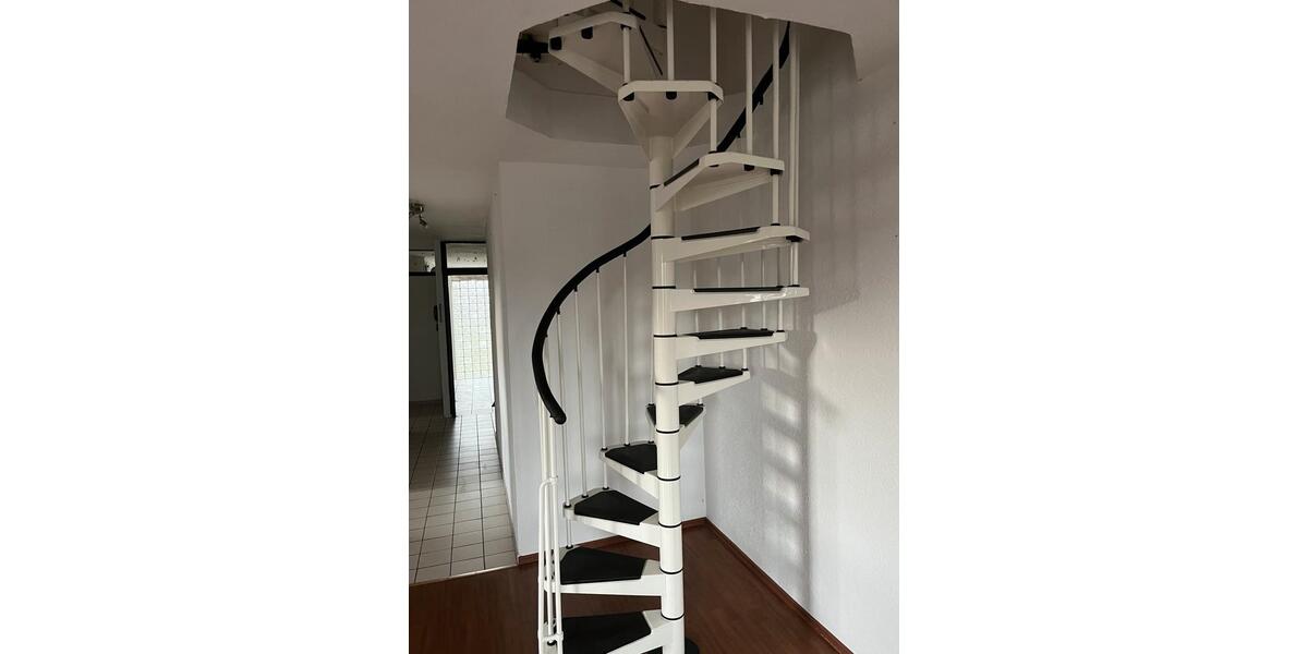 Dachgeschoßwohnung Hövelhof - 3 Zimmer, 100 m&sup2;, 800&euro; | Angebot:25838656