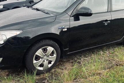 Hyundai i30 104.000 km 4.150 &euro; Paderborn 33102
