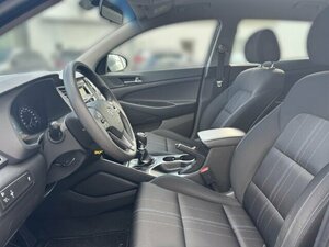 Hyundai TUCSON blue Classic 2WD 1.6 Alarm Tel.-Vorb. Berga 108.413 km 11.450 &euro; Bad Wünnenberg 33181