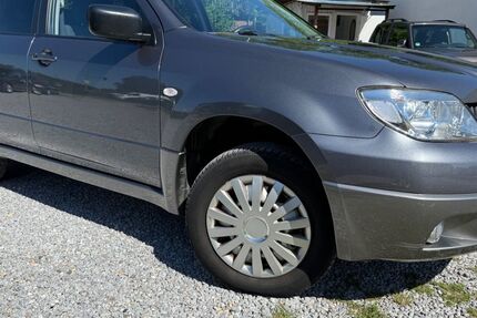 Mitsubishi Outlander 105.000 km 4.700 &euro; Paderborn 33106