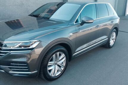 VW Touareg 187.200 km 28.499 &euro; Paderborn 33106