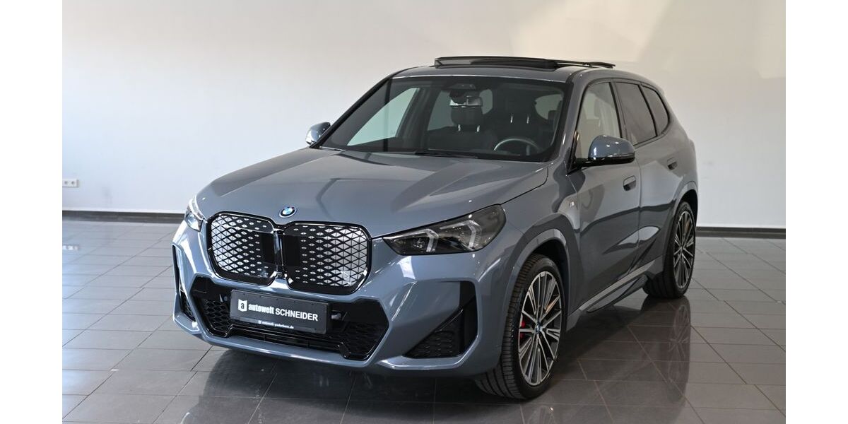 BMW iX1 38.257 km 48.950 &euro; Paderborn 33100