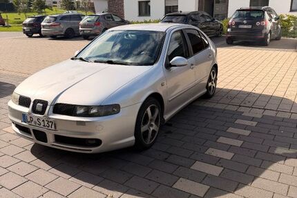 Seat Leon 233.000 km 1.899 &euro; Warstein 59581