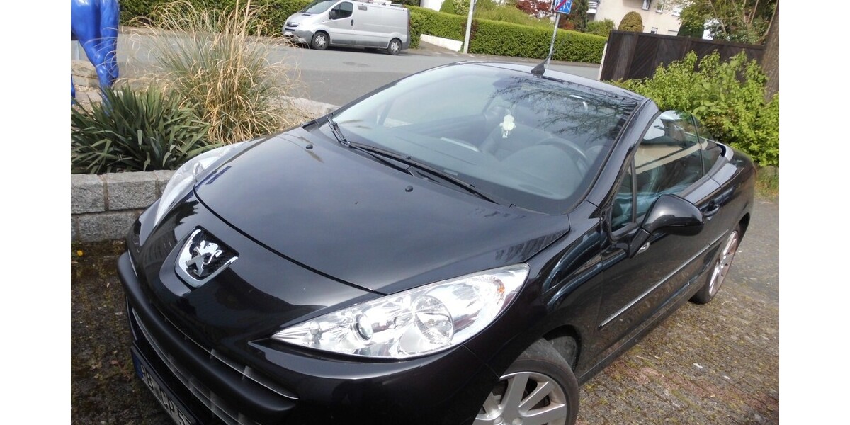 Peugeot 207 CC 71.400 km 5.700 &euro; Paderborn 33104
