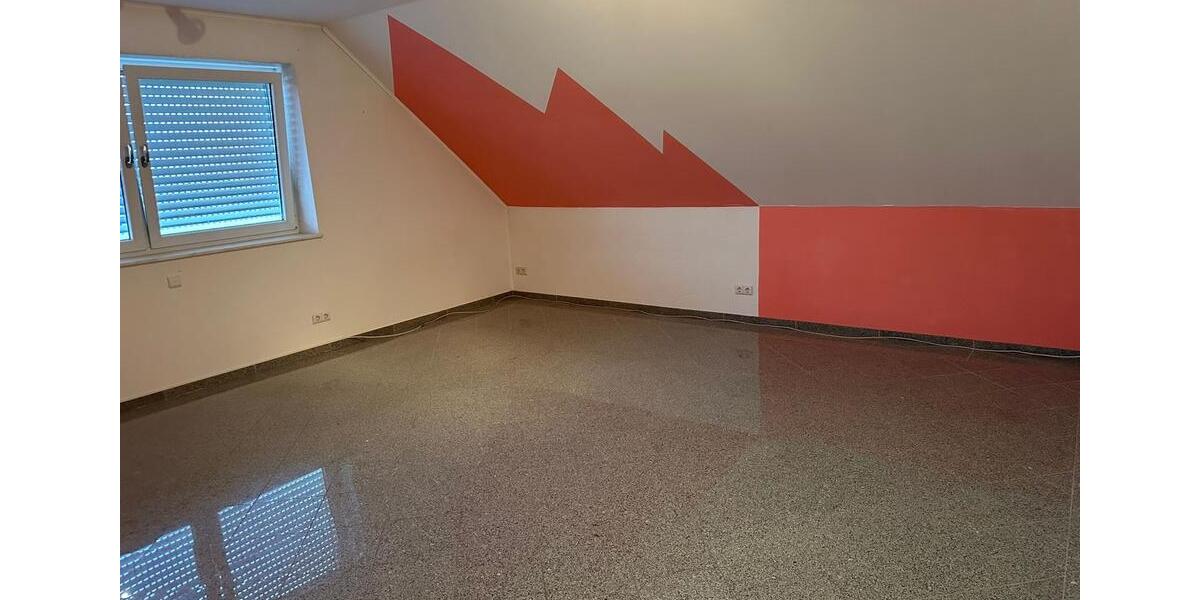 Dachgeschoßwohnung Rheda-Wiedenbrück Wiedenbrück - 4 Zimmer, 144 m&sup2;, 1.400&euro; | Angebot:26702990