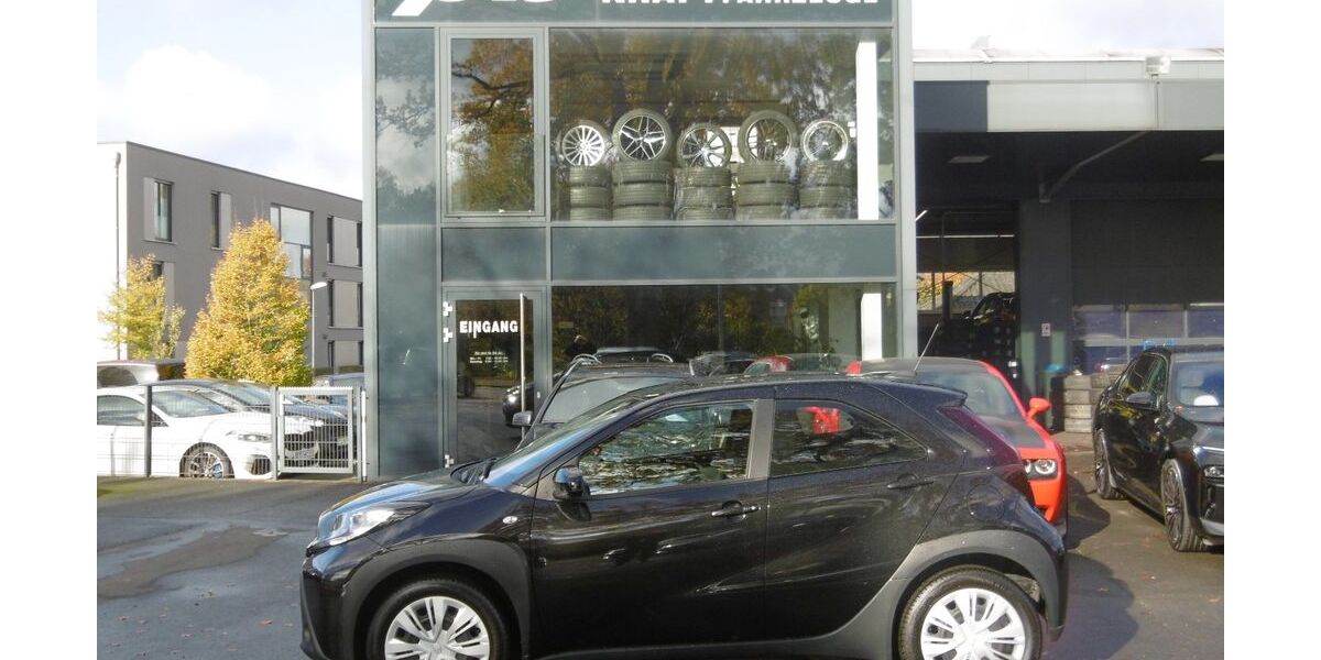 Toyota Aygo (X) 11.637 km 15.450 &euro; Gütersloh 33332