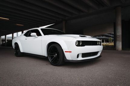 Dodge Challenger 98.000 km 30.000 &euro; Delbrück 33129