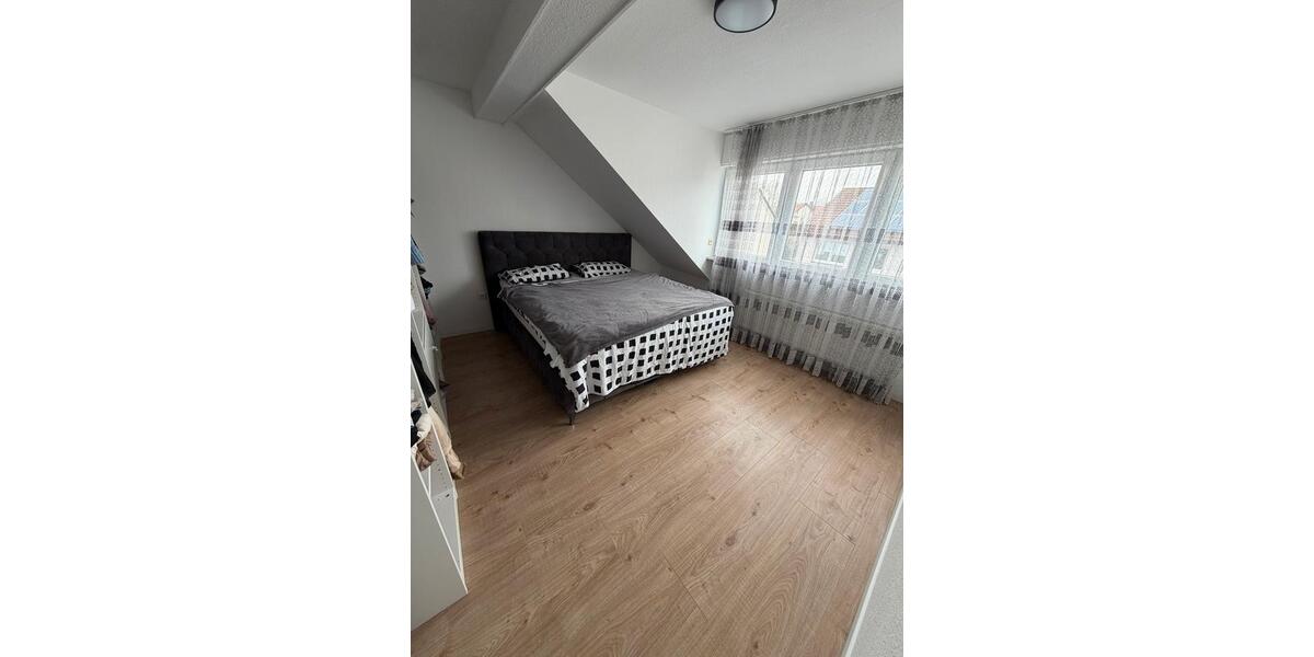 Dachgeschoßwohnung Rüthen - 3 Zimmer, 88 m&sup2;, 745&euro; | Angebot:26022982