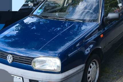 VW Golf 132.332 km 2.950 &euro; Rietberg 33397