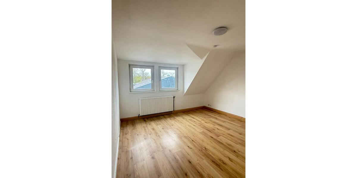 Dachgeschoßwohnung Lippstadt - 3 Zimmer, 72 m&sup2;, 700&euro; | Angebot:26568379