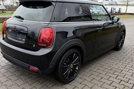 Mini Cooper SE 34.785 km 17.290 &euro; Bad Wünnenberg 33181