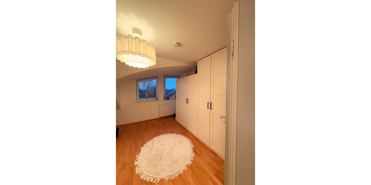 Dachgeschoßwohnung Gütersloh - 2 Zimmer, 85 m&sup2;, 1.100&euro; | Angebot:26041681