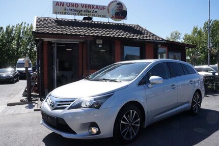 Toyota Avensis 174.937 km 7.390 &euro; Erwitte 59597