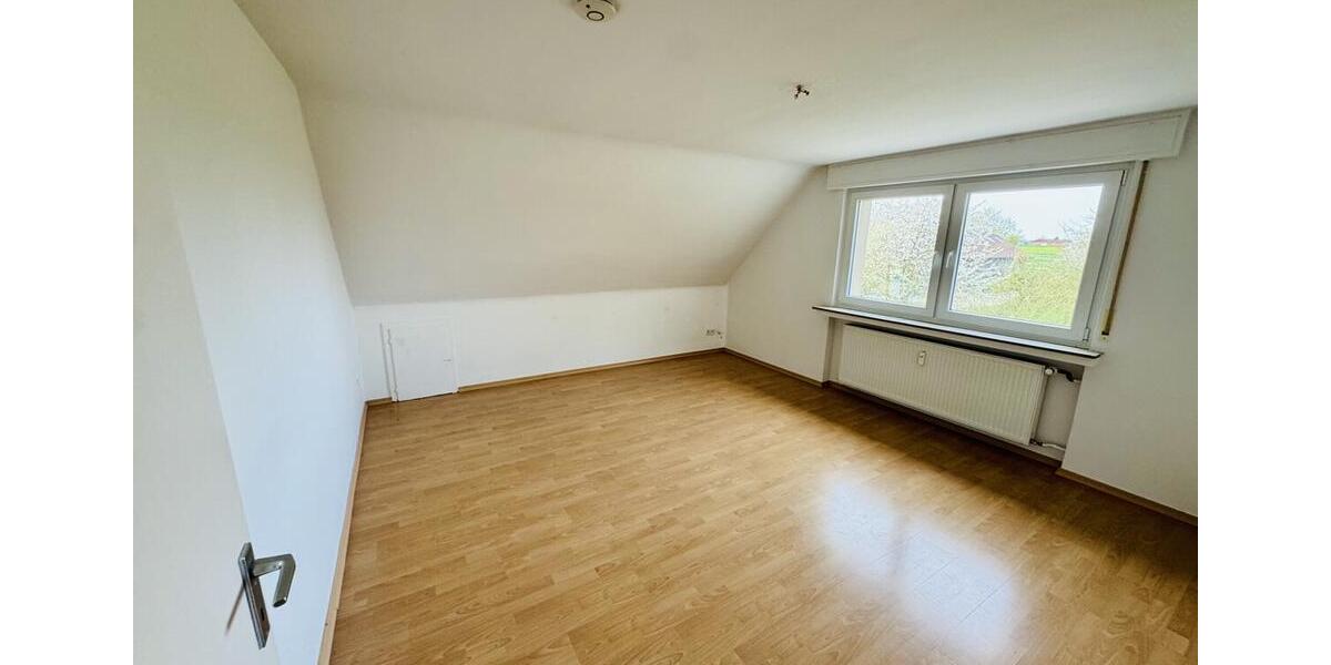 Dachgeschoßwohnung Bad Sassendorf - 4 Zimmer, 79 m&sup2;, 450&euro; | Angebot:26606251