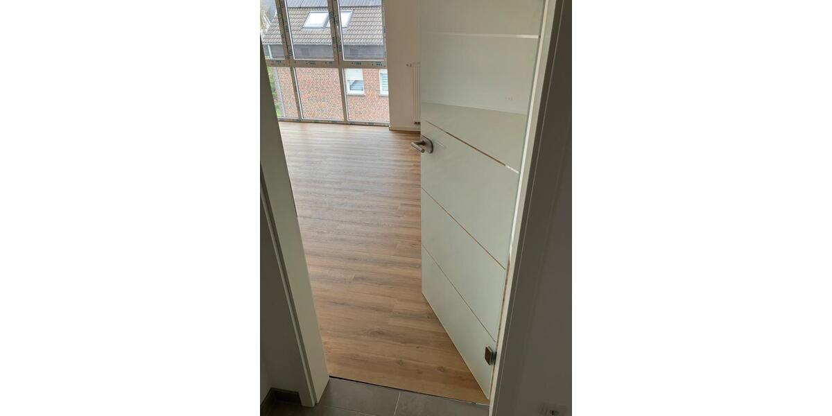 Dachgeschoßwohnung Lippstadt - 2 Zimmer, 75 m&sup2;, 875&euro; | Angebot:25949039