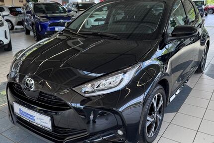 Toyota Yaris 8.330 km 23.490 &euro; Paderborn 33104