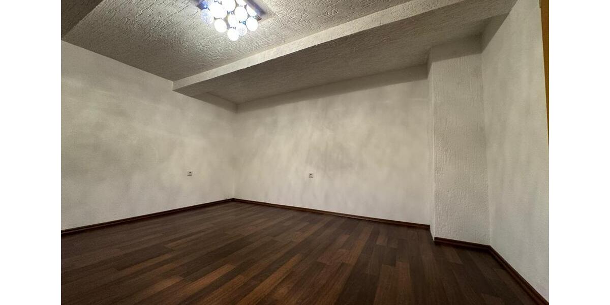 Einfamilienhaus Warstein - 8 Zimmer, 150 m&sup2;, 950&euro; | Angebot:25982315