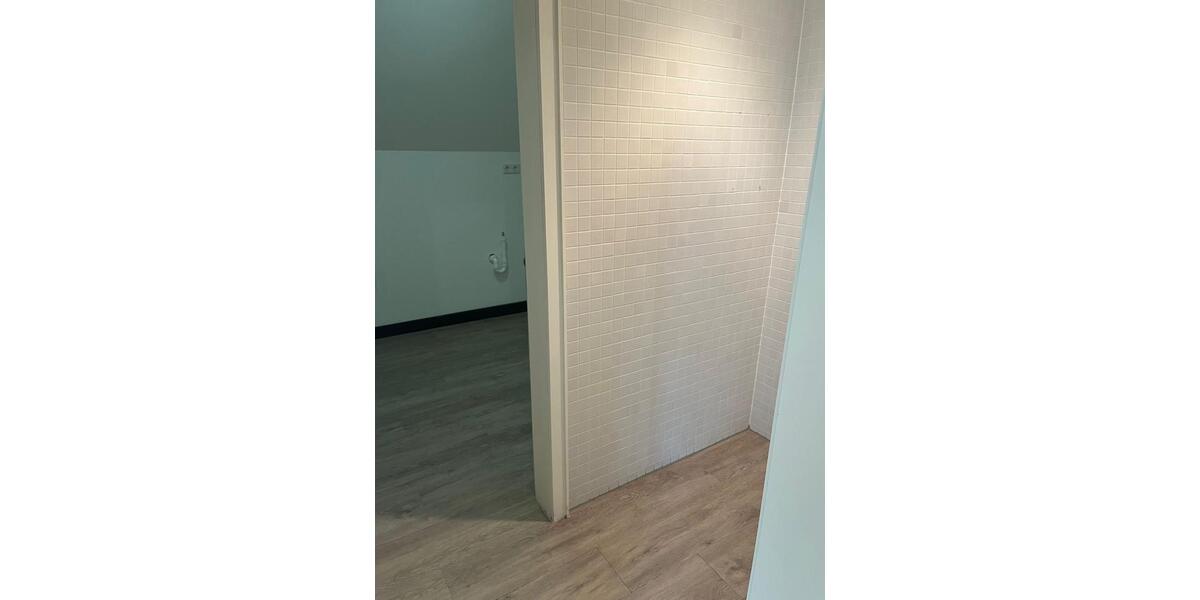 Dachgeschoßwohnung Erwitte - 3 Zimmer, 124 m&sup2;, 1.158&euro; | Angebot:25871322