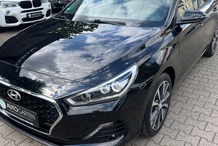 Hyundai i30 157.000 km 11.990 &euro; Paderborn 33098