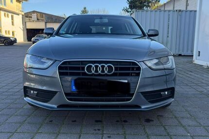 Audi A4 220.400 km 8.499 &euro; Paderborn 33104